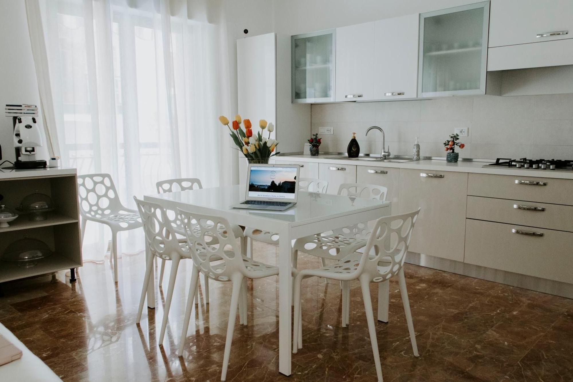 Bnb Nuova Vita Paola Exterior photo